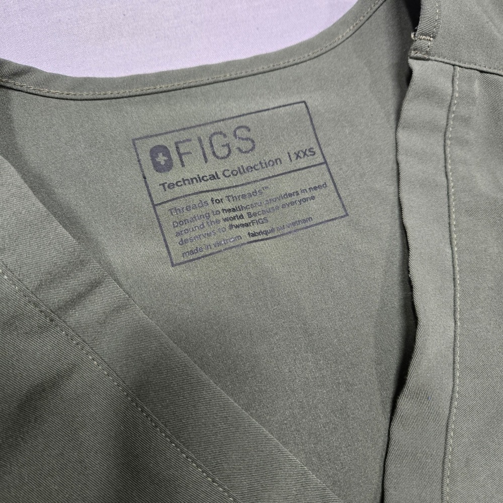 FIGS Casma Three Pocket Scrub Top XXS Style #FW1100 #PO3963 - Picture 2 of 4